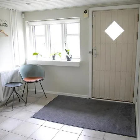 Hyggeligt Værelse, Te-køkken Og Tv-stue På Landet Privat bolig Kvaerndrup
