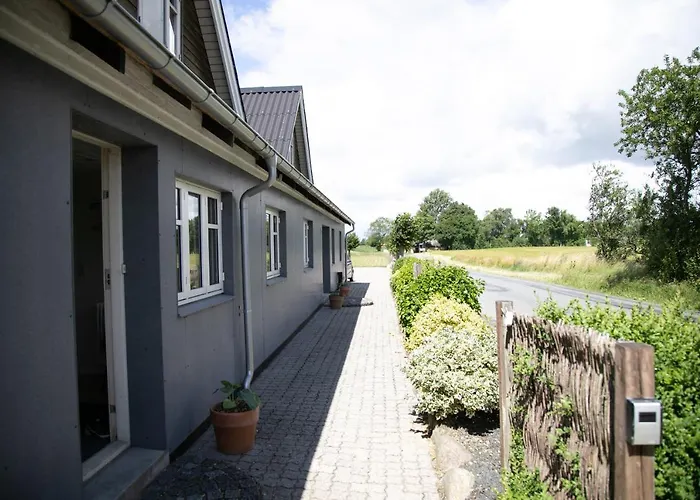 Vaerelse, Tv-stue Og Spiserum Uden Vand, Ikke Kokken, Pa Forste Sal , Eget Badevaerelse I Stueetagen Habitación en casa particular